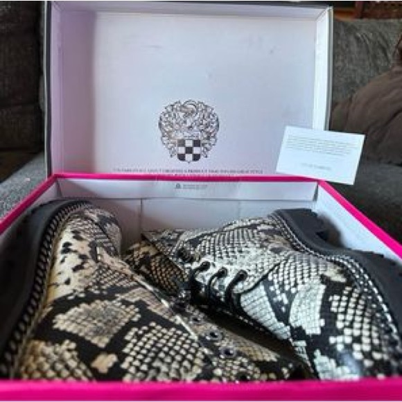 Vince Camuto Melnita Boots- white snake - Picture 2 of 7